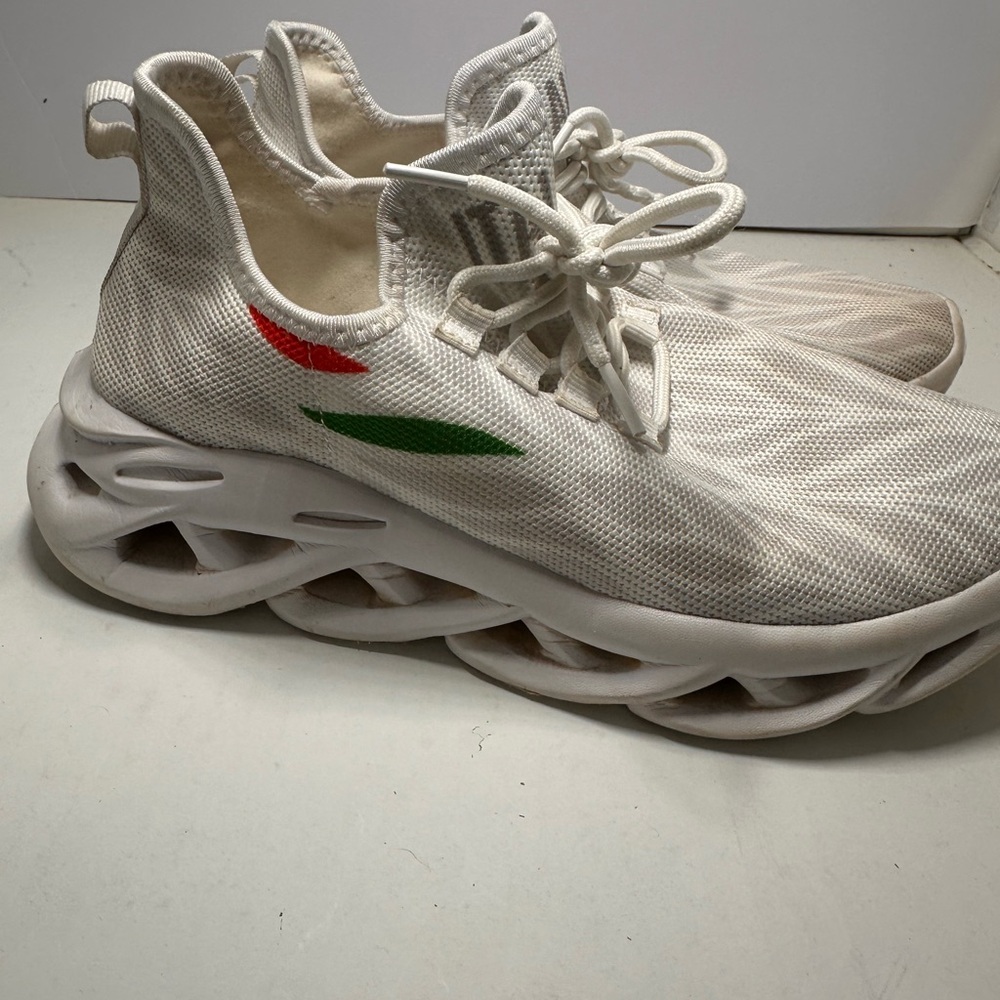 Italia Stylish White Sneakers with Unique Sole